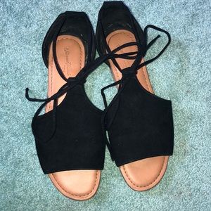 Universal Threads Sandals